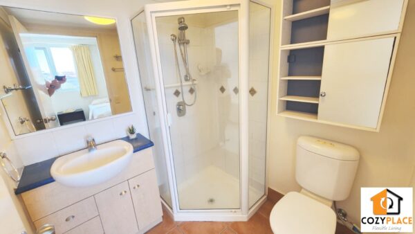 Private room with Ensuite in Fortitude Valley - Image 5
