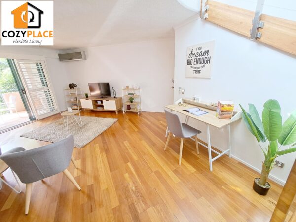 Inner-city double room close to the river - Image 6