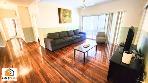 Spacious room for 2 people in Spring Hill