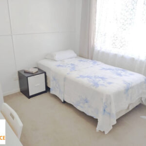 Private room in Kangaroo Point - for 1 person