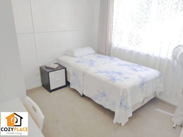 Private room in Kangaroo Point - for 1 person