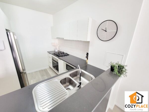 Room for 2 people in Luxury Apartment - Image 6
