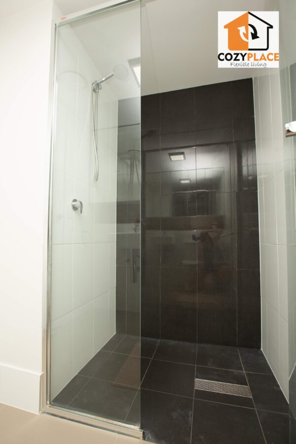Share Room for 2 people with own bathroom - Robertson St, Fortitude Valley - Image 10