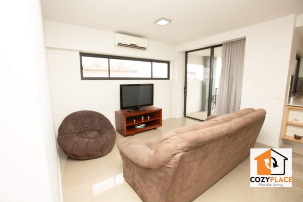Share Room for 2 people with own bathroom - Robertson St, Fortitude Valley - Image 3