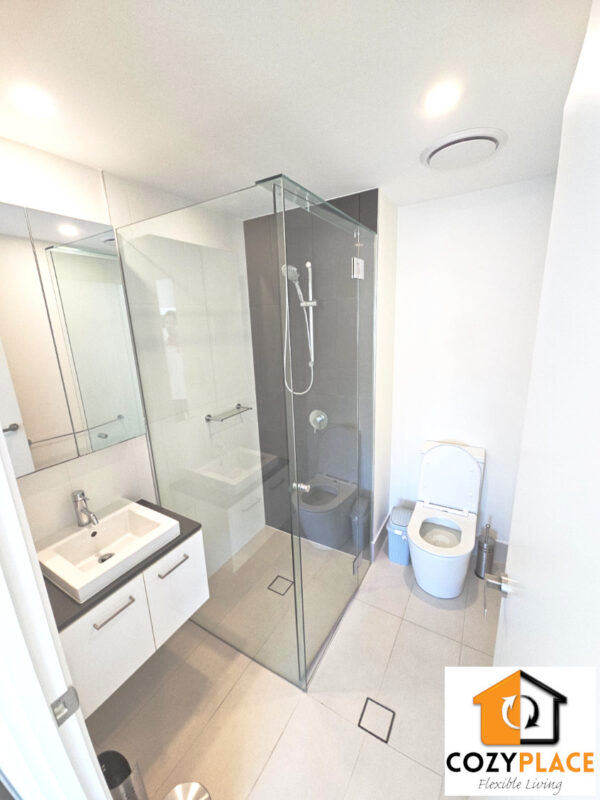 Master Room with Ensuite - Fortitude Valley - Image 4