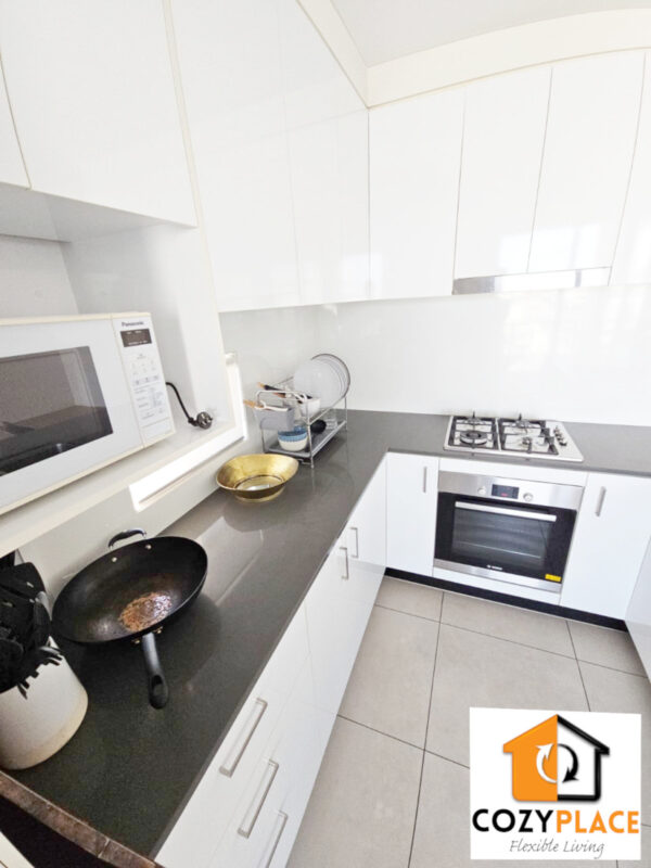 Master Room with Ensuite - Fortitude Valley - Image 6