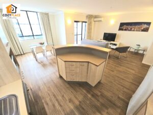 Large Master Room in the best location of Spring Hill