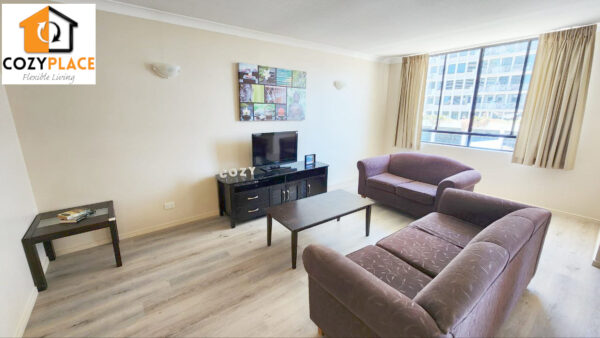 Massive Master bedroom with ensuite in Spring Hill - Image 2