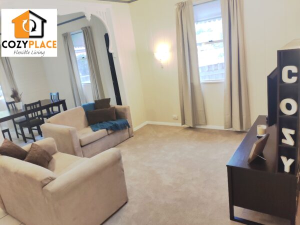 Big single room in Spring Hill - Image 9