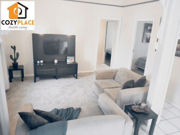 Big single room in Spring Hill - Image 11