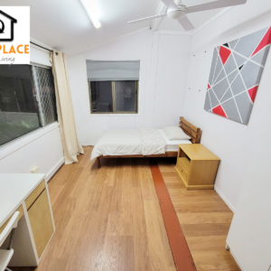 Single Room in Spring Hill