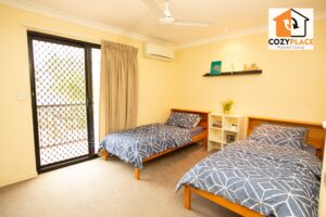 Room with air-con in Spring Hill