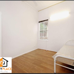 Single Room in Spring Hill