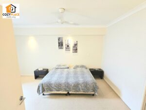 Large Master Room in the best location of Spring Hill
